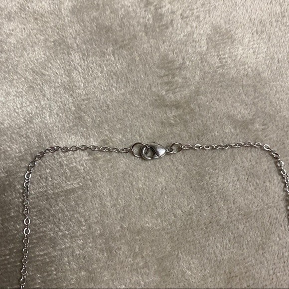 Silver tone Leaf branch necklace with clear faceted stone looped through - 20” - Picture 3 of 6